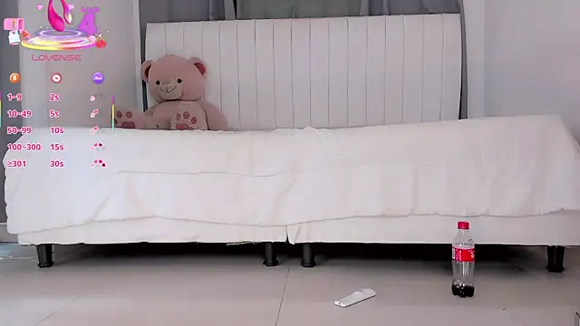 Snapshot of gatitavenecis chatting on November 28, 2025, 4:29 pm gatitavenecis online show from November 28, 2025, 4:29 pm