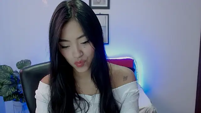 NatalyEscobar lx online show from February 25, 2026, 1:33 pm