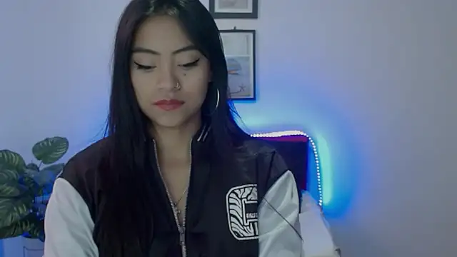 NatalyEscobar lx online show from March 10, 2026, 2:32 pm