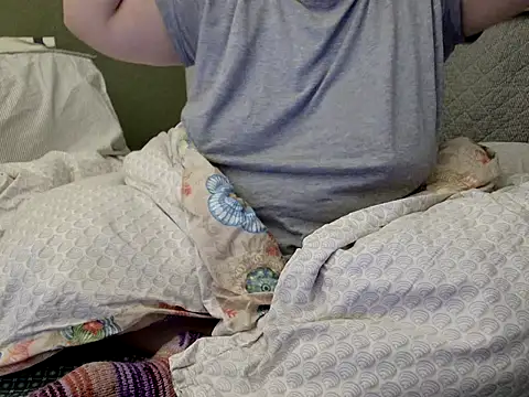 MarthaBriest online show from December 4, 2025, 3:49 am