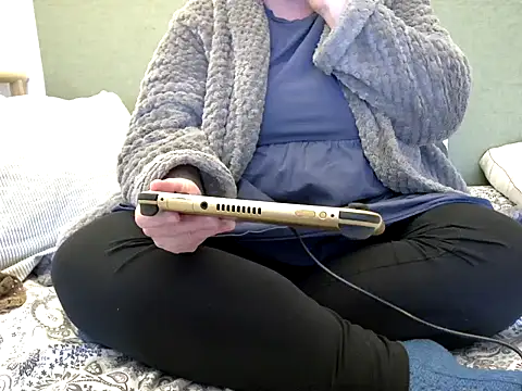 MarthaBriest online show from November 15, 2025, 8:51 am