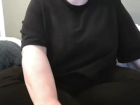 MarthaBriest online show from February 19, 2025, 2:33 pm