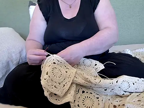 MarthaBriest online show from July 24, 2026, 3:41 pm