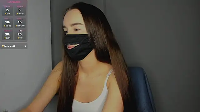 AngelinaAdderly online show from May 9, 2026, 7:50 pm