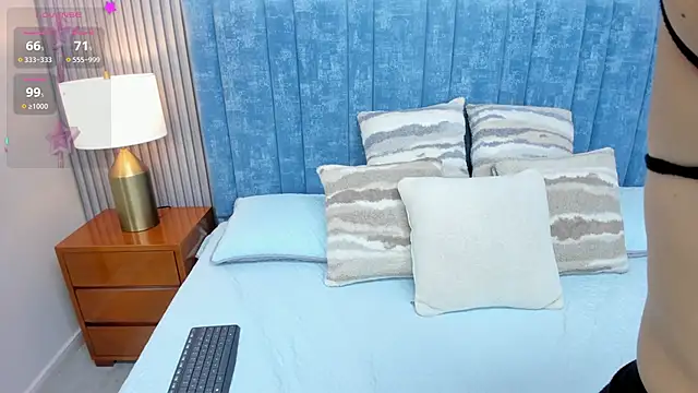 Snapshot of pretty_sunlight_ chatting on October 28, 2025, 1:39 am pretty sunlight online show from October 28, 2025, 1:39 am