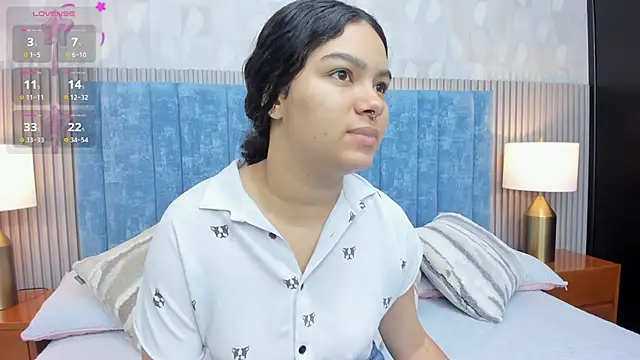 Snapshot of pretty_sunlight_ chatting on October 26, 2025, 2:01 am pretty sunlight online show from October 26, 2025, 2:01 am