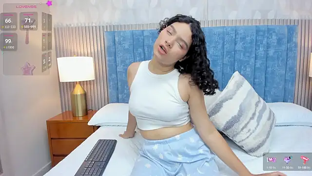 Snapshot of pretty_sunlight_ chatting on October 21, 2025, 1:38 am pretty sunlight online show from October 21, 2025, 1:38 am