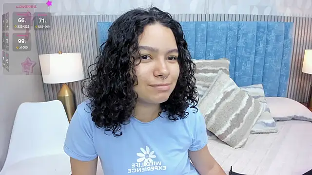 Snapshot of pretty_sunlight_ chatting on October 12, 2025, 1:51 am pretty sunlight online show from October 12, 2025, 1:51 am