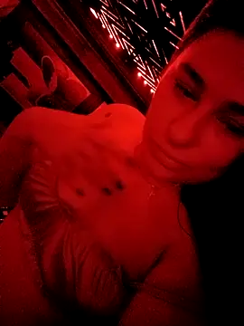 YuliannaFox online show from November 18, 2025, 11:26 pm