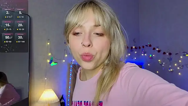 Snapshot of lavenderluxe chatting on March 20, 2025, 2:53 pm lavenderluxe online show from March 20, 2025, 2:53 pm