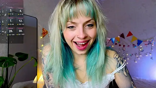 Snapshot of lavenderluxe chatting on November 6, 2025, 2:10 pm lavenderluxe online show from November 6, 2025, 2:10 pm