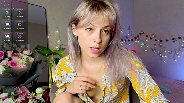 Snapshot of lavenderluxe chatting on September 9, 2025, 12:25 pm lavenderluxe online show from September 9, 2025, 12:25 pm