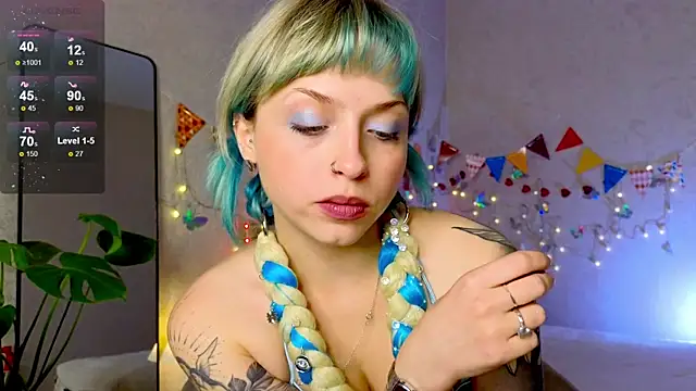 Snapshot of lavenderluxe chatting on October 24, 2025, 2:05 pm lavenderluxe online show from October 24, 2025, 2:05 pm