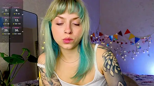 Snapshot of lavenderluxe chatting on October 30, 2025, 2:14 pm lavenderluxe online show from October 30, 2025, 2:14 pm