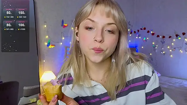 Snapshot of lavenderluxe chatting on March 11, 2025, 1:23 pm lavenderluxe online show from March 11, 2025, 1:23 pm