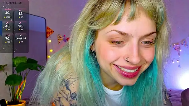 Snapshot of lavenderluxe chatting on November 25, 2025, 1:11 pm lavenderluxe online show from November 25, 2025, 1:11 pm