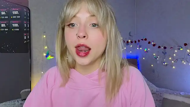 Snapshot of lavenderluxe chatting on March 19, 2025, 2:02 pm lavenderluxe online show from March 19, 2025, 2:02 pm