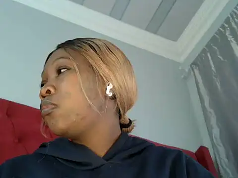Snapshot of TheSweetBerry chatting on July 8, 2026, 8:15 am TheSweetBerry online show from July 8, 2026, 8:15 am