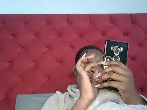 Snapshot of TheSweetBerry chatting on August 2, 2026, 6:56 am TheSweetBerry online show from August 2, 2026, 6:56 am