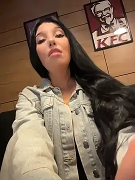 Tisha Busty online show from July 3, 2026, 1:50 pm