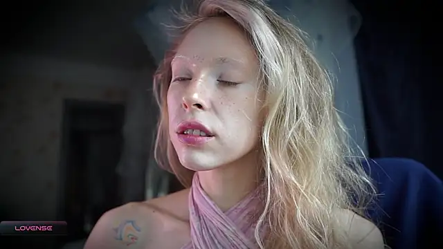  Phantom thread  online show from October 27, 2025, 9:54 am