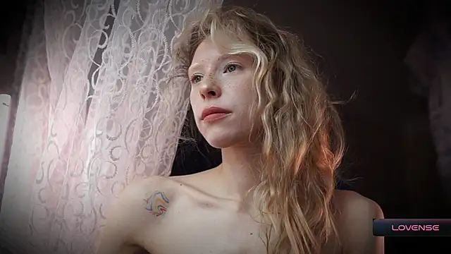  Phantom thread  online show from November 25, 2025, 9:31 am