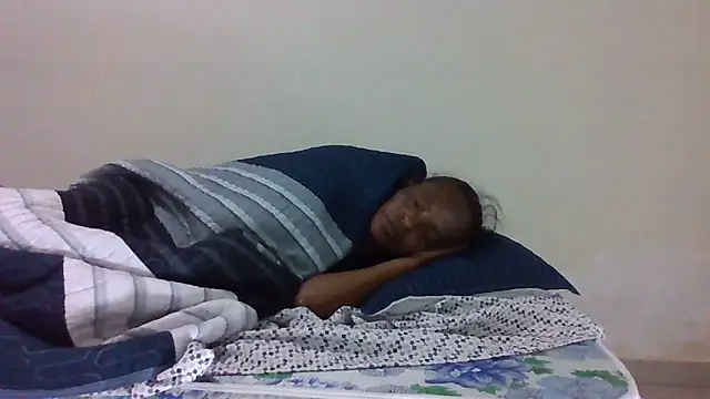 Snapshot of sweets_80 chatting on June 13, 2026, 11:24 pm sweets 80 online show from June 13, 2026, 11:24 pm