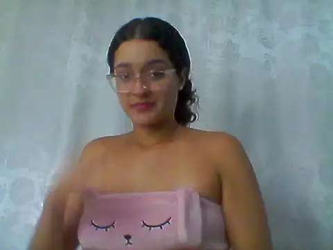 Snapshot of Oreo_111 chatting on April 14, 2026, 3:00 am Oreo 111 online show from April 14, 2026, 3:00 am