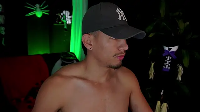 Aaronfox x online show from October 18, 2025, 9:33 am