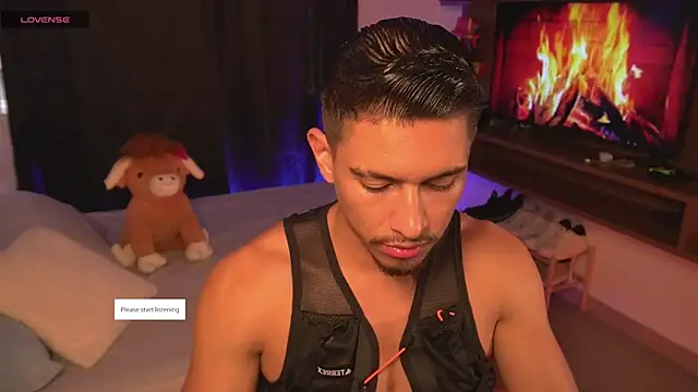 Snapshot of Aaronfox_x chatting on May 28, 2026, 10:26 pm Aaronfox x online show from May 28, 2026, 10:26 pm