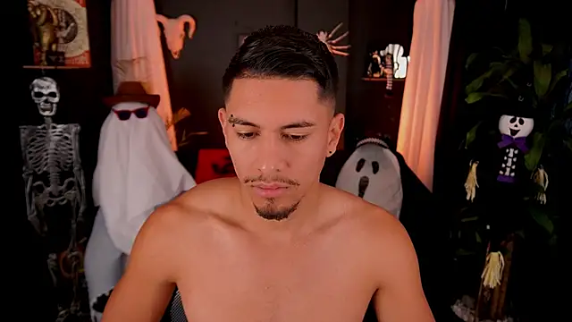 Aaronfox x online show from October 13, 2025, 1:12 pm