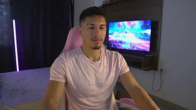 Aaronfox x online show from May 4, 2026, 8:00 pm