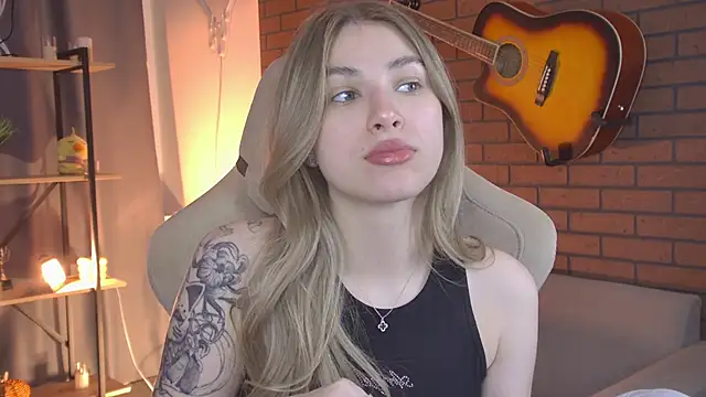 EllieCutes online show from April 30, 2026, 9:05 am