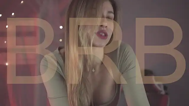 Snapshot of EllieCutes chatting on November 23, 2025, 8:24 am EllieCutes online show from November 23, 2025, 8:24 am