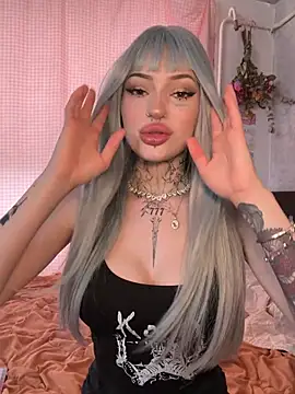 madelinexx online show from July 18, 2026, 10:35 am