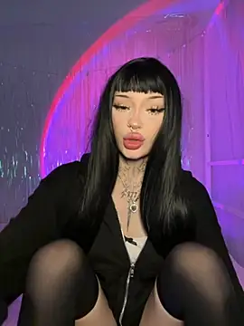 Snapshot of madelinexx chatting on November 25, 2025, 10:15 am madelinexx online show from November 25, 2025, 10:15 am