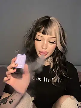 Snapshot of madelinexx chatting on November 3, 2025, 11:14 am madelinexx online show from November 3, 2025, 11:14 am