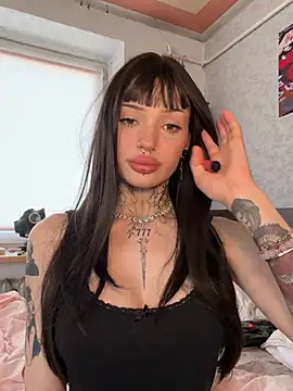 madelinexx online show from June 27, 2026, 1:50 pm