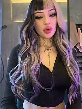 Snapshot of madelinexx chatting on October 27, 2025, 12:28 pm madelinexx online show from October 27, 2025, 12:28 pm