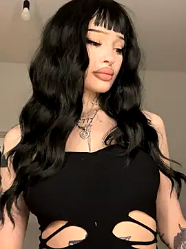 Snapshot of madelinexx chatting on December 14, 2025, 10:21 am madelinexx online show from December 14, 2025, 10:21 am