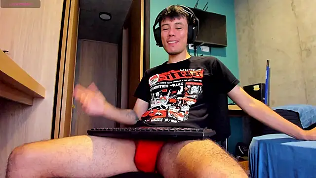 Snapshot of Huge_latin_cock chatting on June 30, 2026, 9:15 pm Huge latin cock online show from June 30, 2026, 9:15 pm
