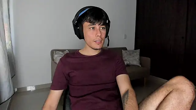 Huge latin cock online show from October 13, 2025, 9:16 pm