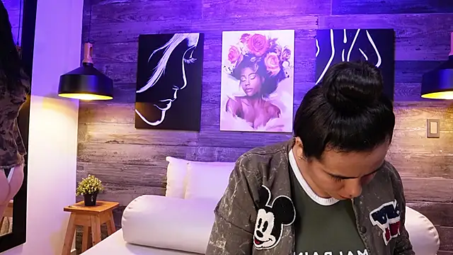 Snapshot of DanyAndAlexa chatting on October 21, 2025, 12:48 pm DanyAndAlexa online show from October 21, 2025, 12:48 pm