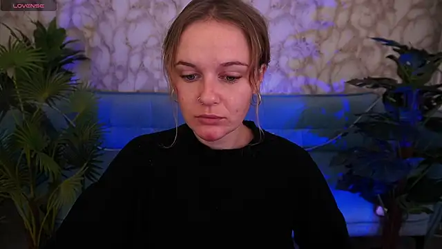 MaribelRiverr  online show from October 10, 2025, 5:41 am