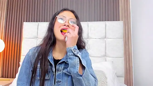 Snapshot of Jaslyn__Smith chatting on July 20, 2026, 3:03 pm Jaslyn Smith online show from July 20, 2026, 3:03 pm