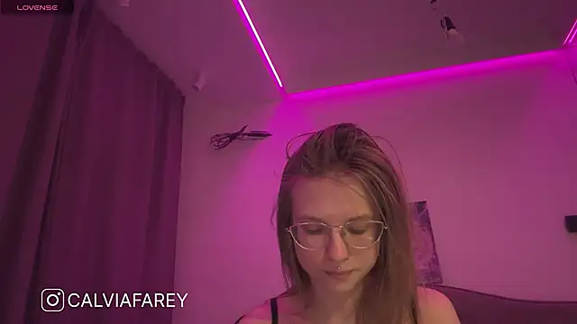 calviafarey online show from February 13, 2025, 3:07 am
