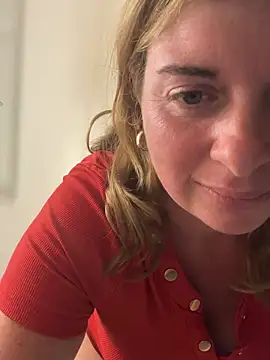 Snapshot of Lombada chatting on August 5, 2026, 8:03 pm Lombada online show from August 5, 2026, 8:03 pm