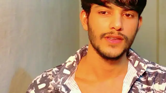 kingkartik7 online show from February 18, 2026, 4:47 pm