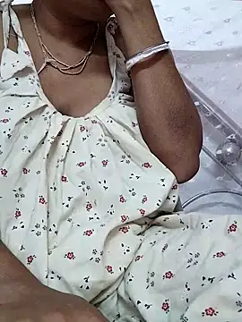 miss-Riy online show from December 16, 2025, 5:28 pm