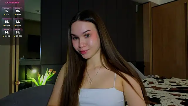 Snapshot of Roxie_Mils chatting on March 15, 2025, 6:10 pm Roxie Mils online show from March 15, 2025, 6:10 pm